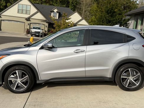 Used 2022 Honda HR-V EX image 2