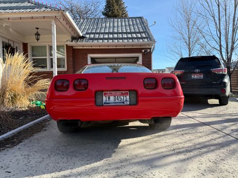 Used 1994 Chevrolet Corvette Coupe image 2