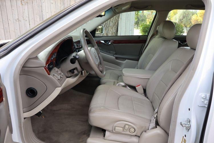 Used 2005 Cadillac De Ville w/ Limited Edition Package FWD image 16