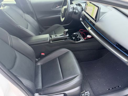 Used 2025 Toyota Prius image 15