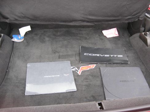 Used 2007 Chevrolet Corvette Coupe w/ Performance Package image 11