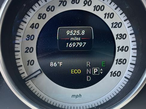 Used 2014 Mercedes-Benz E 350 4MATIC Sedan image 6