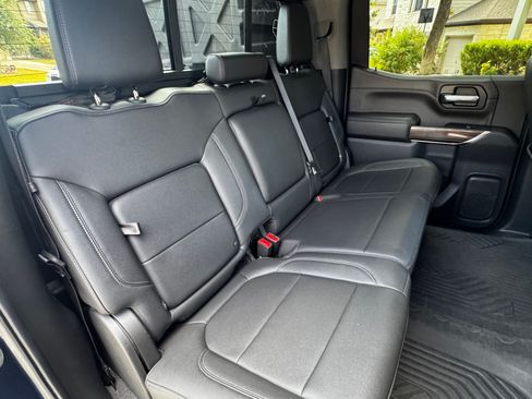 Used 2022 Chevrolet Silverado 1500 LT Trail Boss w/ Convenience Package II AWD/4WD image 11