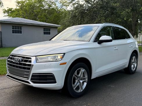 Used 2019 Audi Q5 2.0T Premium w/ Convenience Package AWD/4WD image 11