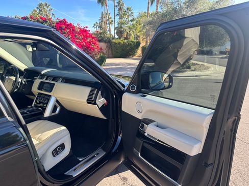Used 2016 Land Rover Range Rover Autobiography image 11