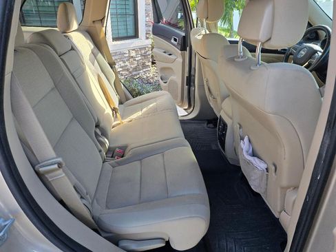 Used 2014 Jeep Grand Cherokee Laredo w/ 18" Wheel & 8.4" Radio Group image 11