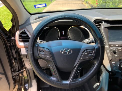 Used 2018 Hyundai Santa Fe FWD image 11