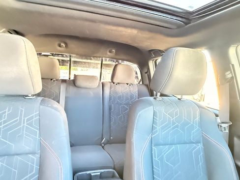 Used 2017 Toyota Tacoma TRD Sport AWD/4WD image 2