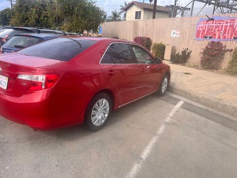 Used 2013 Toyota Camry LE image 18