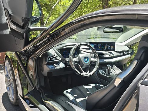 Used 2019 BMW i8 Coupe image 6