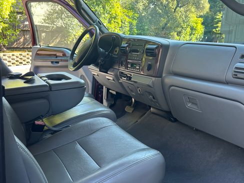 Used 2006 Ford F250 Lariat image 11