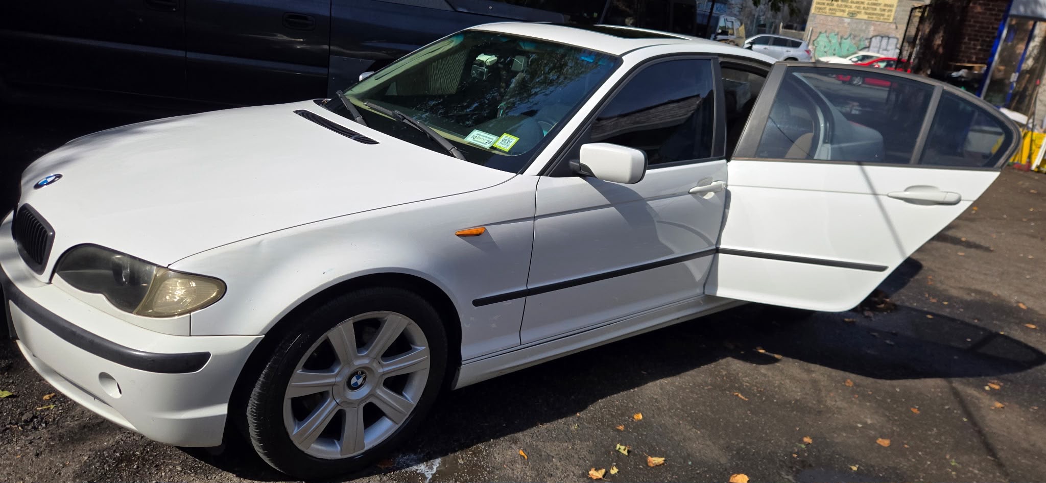 Used 2003 BMW 325i Sedan RWD image 1