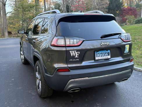 Used 2019 Jeep Cherokee Limited image 11