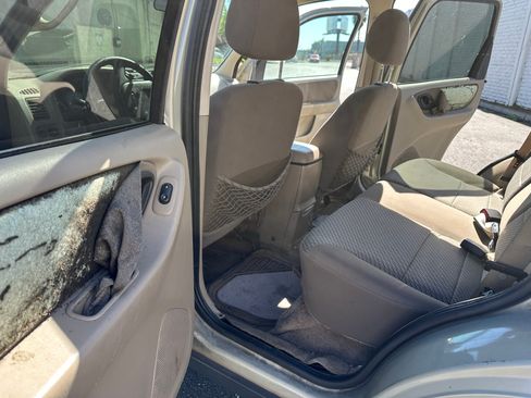 Used 2004 Ford Escape XLT image 22