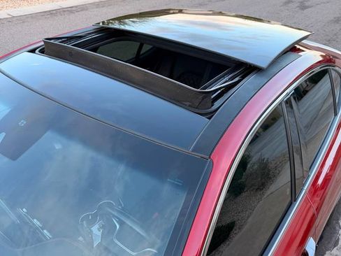 Used 2019 Genesis G70 2.0T Advanced w/ Sport Package image 10