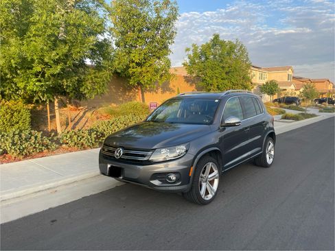 Used 2016 Volkswagen Tiguan R-Line FWD image 1