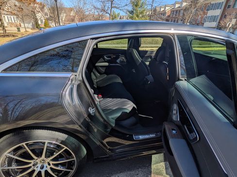 Used 2022 Mercedes-Benz EQS 580 4MATIC Sedan image 10