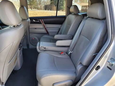 Used 2012 Toyota Highlander Limited w/ Tow Pkg image 14