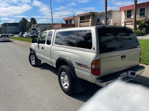 Used 2004 Toyota Tacoma PreRunner image 4