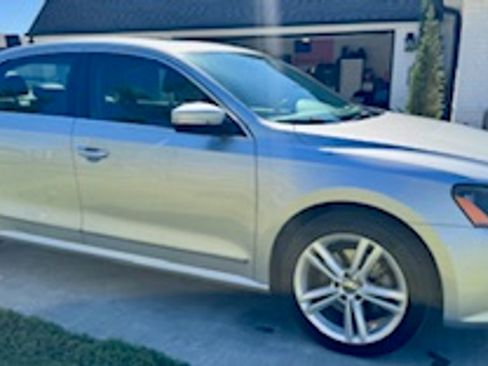 Used 2014 Volkswagen Passat TDI SE image 5