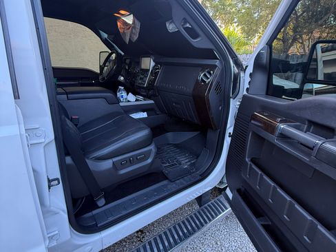 Used 2016 Ford F350 Platinum w/ FX4 Off-Road Package AWD/4WD image 20