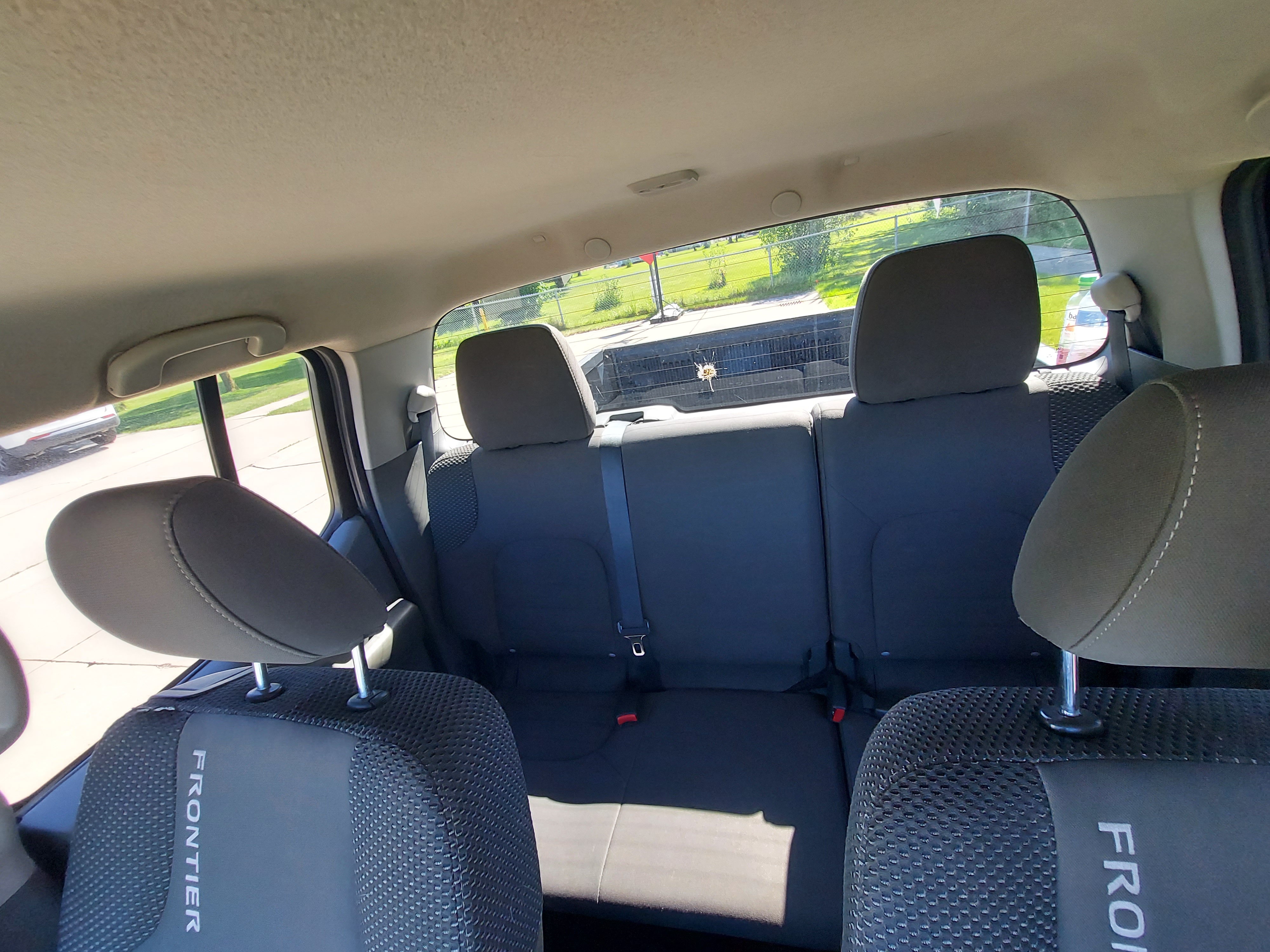 Used 2012 Nissan Frontier SV w/ Sport Appearance Pkg AWD/4WD image 14