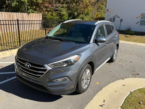 Used 2018 Hyundai Tucson SEL image 1