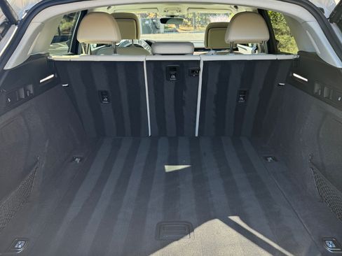 Used 2022 Audi e-tron Premium Plus image 8