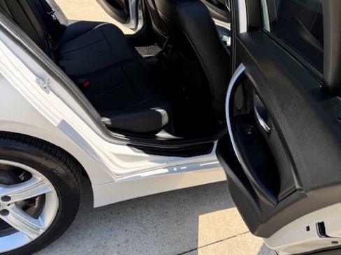 Used 2014 BMW 320i xDrive Sedan image 13