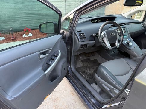 Used 2010 Toyota Prius Five FWD image 12