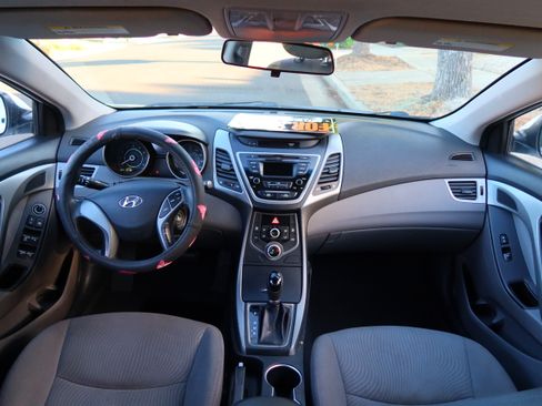 Used 2016 Hyundai Elantra SE FWD image 12