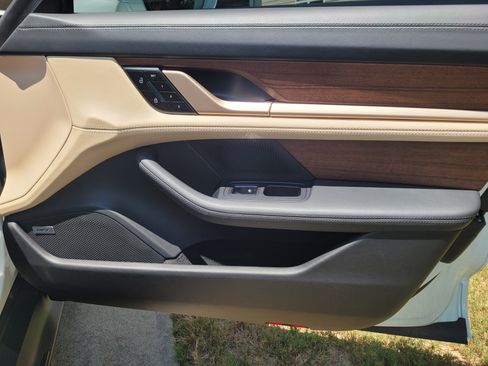 Used 2020 Porsche Taycan Turbo S image 19