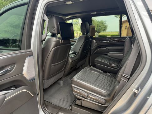 Used 2021 Cadillac Escalade Sport Platinum image 10