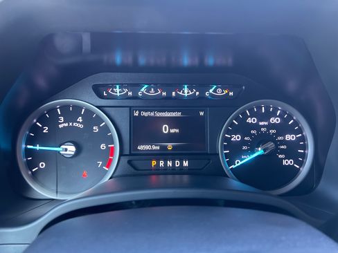 Used 2022 Ford F250 XLT w/ Black Appearance Package AWD/4WD image 9