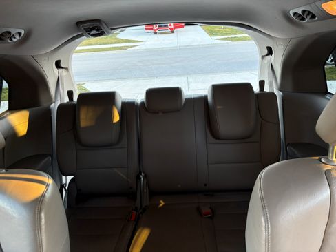 Used 2012 Honda Odyssey EX-L image 21