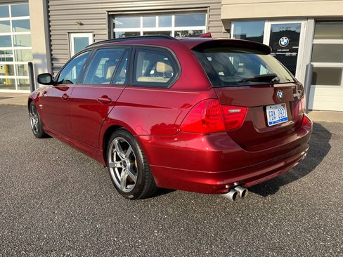 Used 2012 BMW 328i xDrive Wagon AWD/4WD image 4