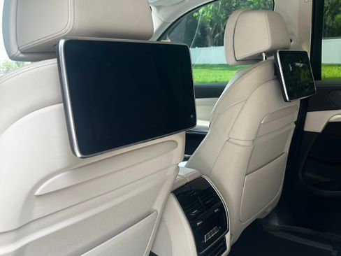 Used 2020 BMW X7 xDrive40i w/ Luxury Seating Package AWD/4WD image 13