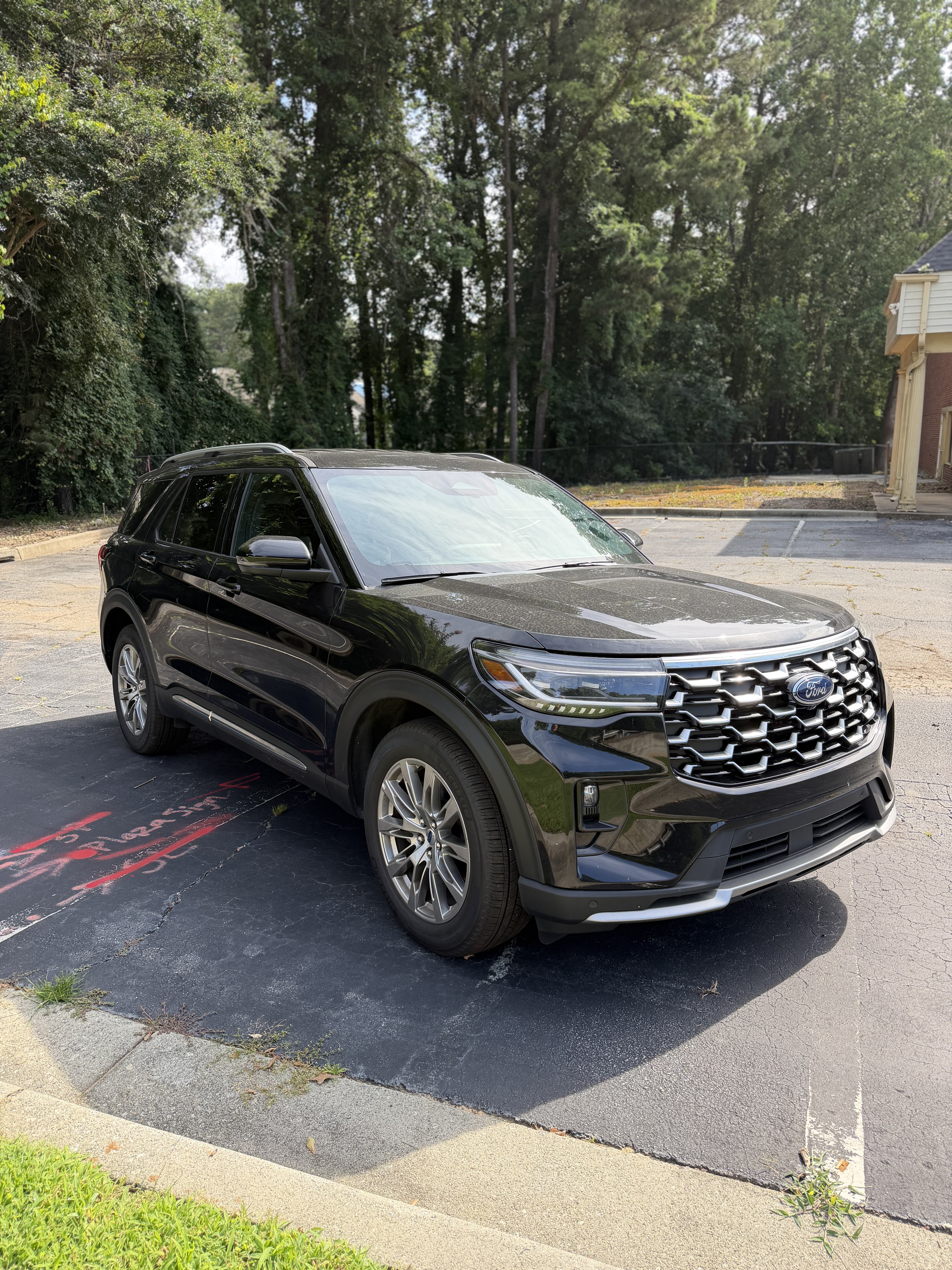 Used 2026 Ford Explorer Platinum RWD image 4