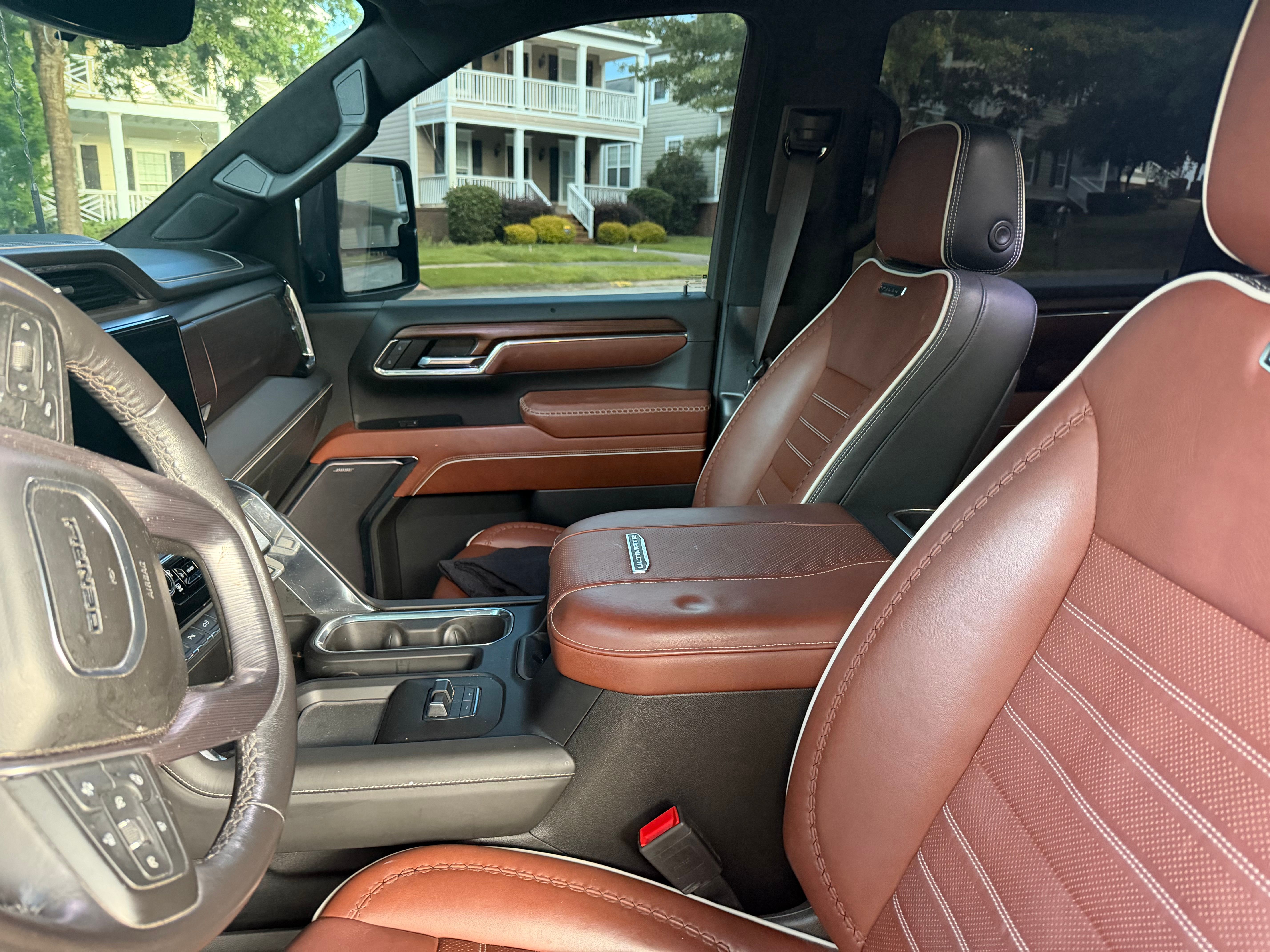 Used 2024 GMC Sierra 2500 Denali Ultimate AWD/4WD image 4