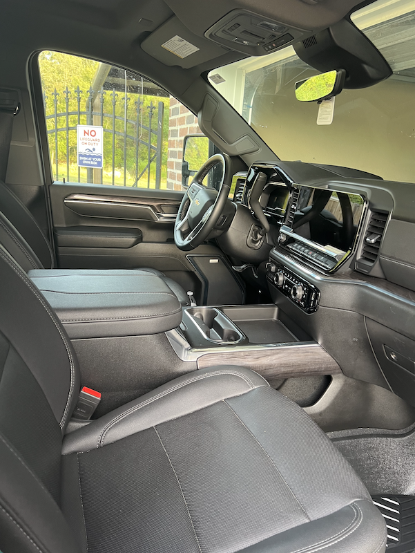 Used 2024 Chevrolet Silverado 2500 LTZ w/ LTZ Plus Package AWD/4WD image 12