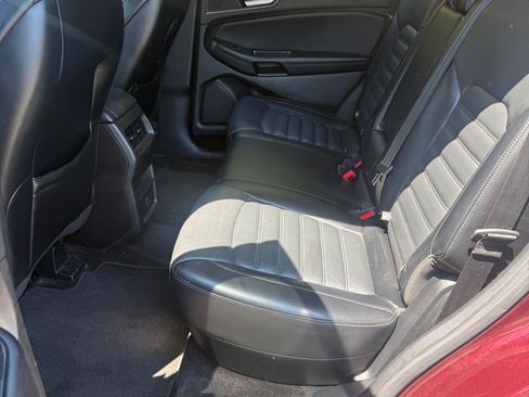 Used 2017 Ford Edge SEL w/ Equipment Group 201A image 8