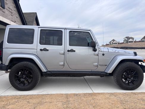Used 2018 Jeep Wrangler Unlimited Sport image 4
