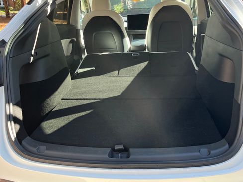 Used 2020 Tesla Model Y Long Range image 6