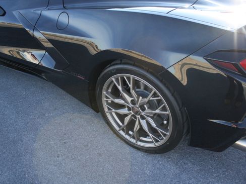 Used 2024 Chevrolet Corvette Stingray Premium Conv w/ Z51 Performance Package image 9