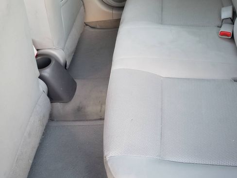 Used 2012 Nissan Versa SV image 12