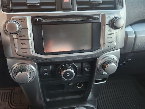 Used 2015 Toyota 4Runner SR5 image 9