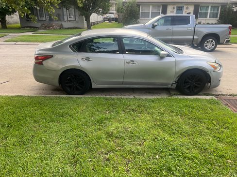 Used 2015 Nissan Altima 2.5 S w/ Power Driver Seat Package FWD image 4