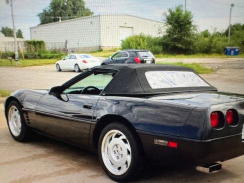 Used 1993 Chevrolet Corvette Coupe RWD image 10