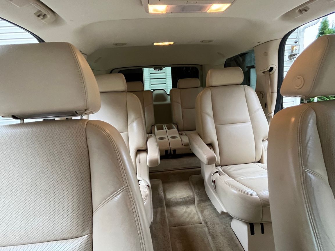 Used 2007 Cadillac Escalade AWD w/ Information Package image 10