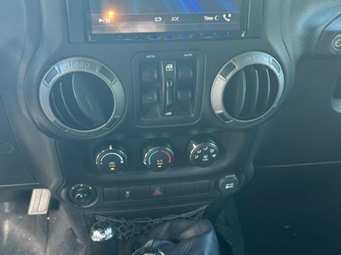 Used 2016 Jeep Wrangler Unlimited Sport w/ Quick Order Package 23S AWD/4WD image 9